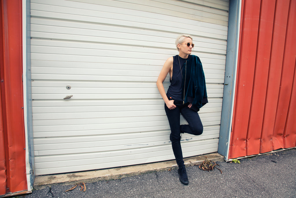 Kor Unisex Black Muscle Tank